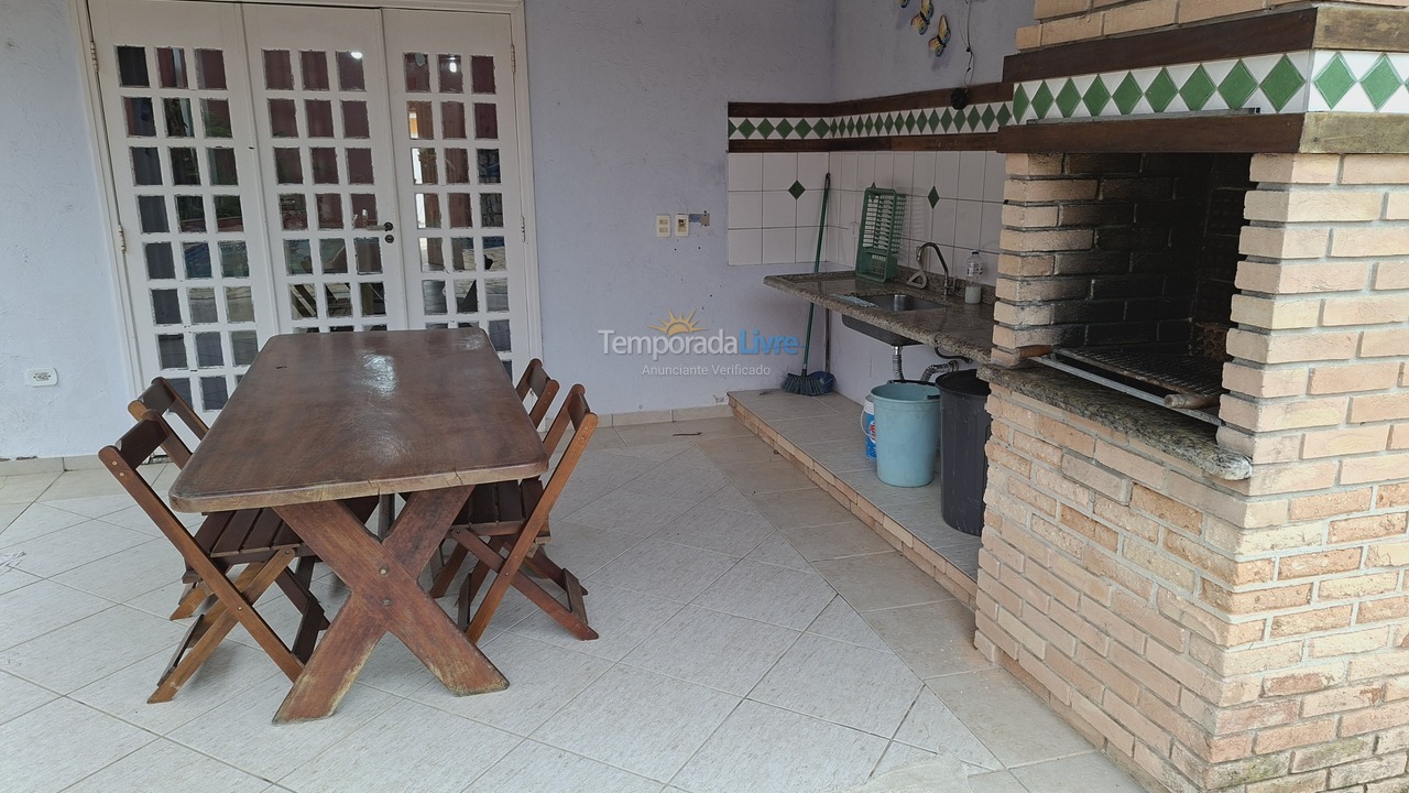 Casa para aluguel de temporada em Bertioga (Vista Linda)