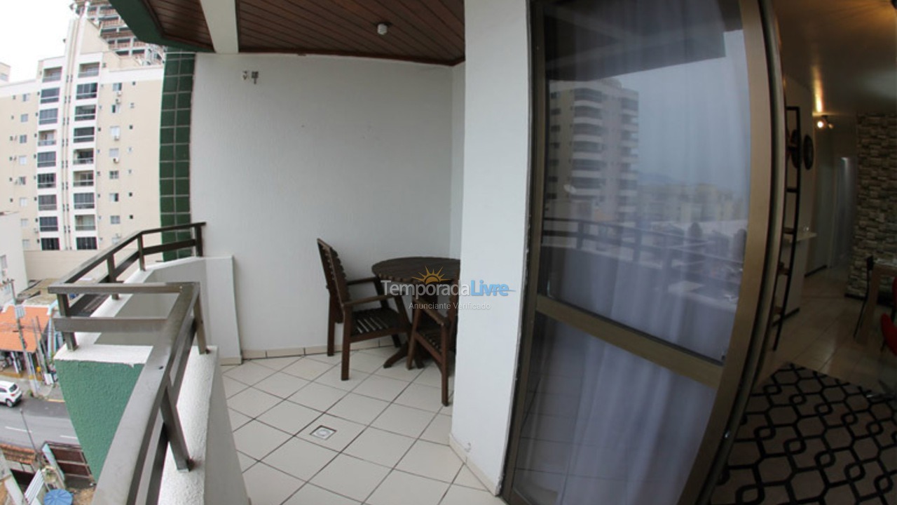 Apartamento para aluguel de temporada em Itapema (Meia Praia)