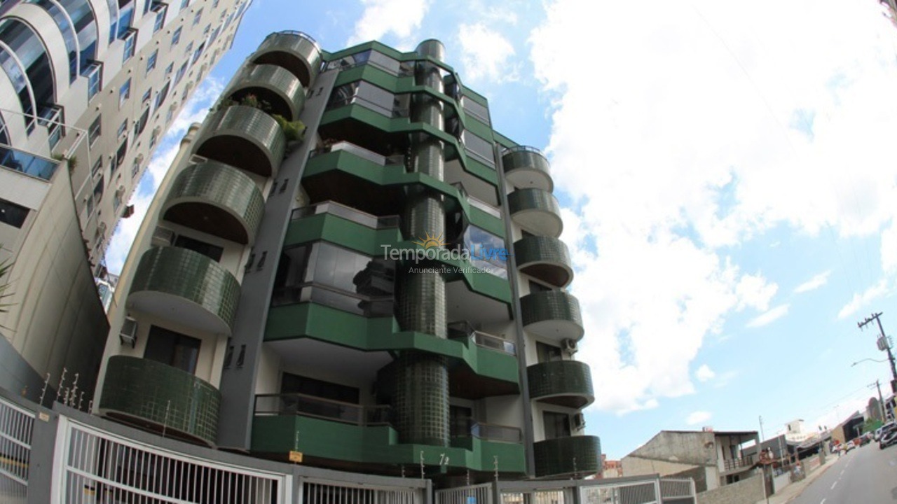 Apartamento para aluguel de temporada em Itapema (Meia Praia)