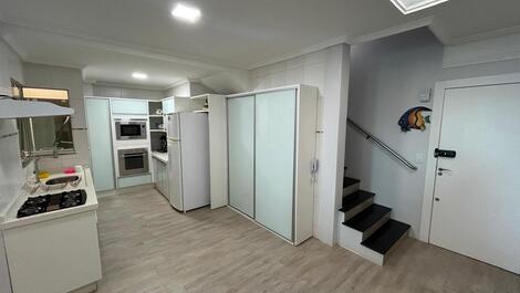 🌅 Ático con piscina y vistas al mar en Bombas