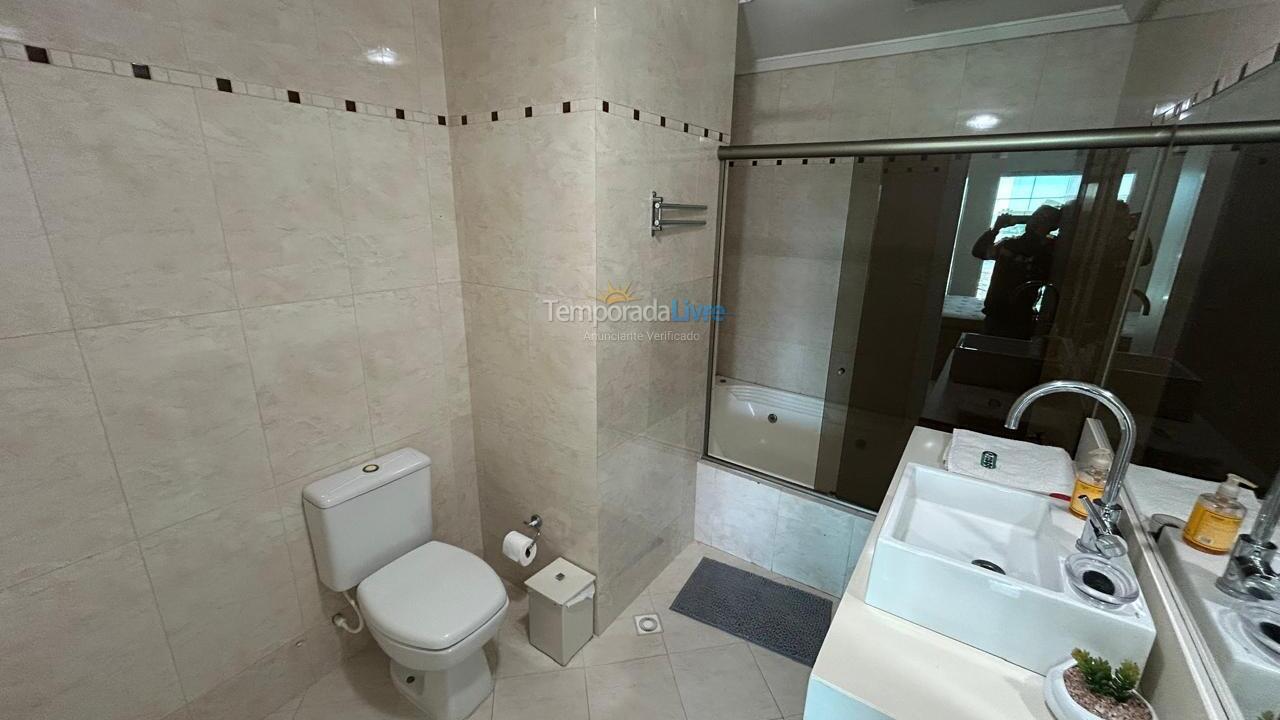 Apartamento para alquiler de vacaciones em Bombinhas (Praia de Bombas)