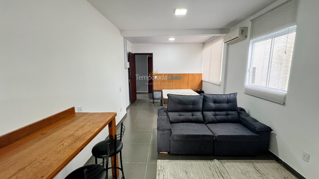 Apartamento para aluguel de temporada em Florianópolis (Ponta das Canas)