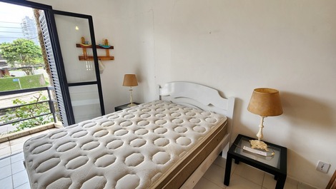 Cozy 2-bedroom apartment on Enseada beach, very close to the sea.