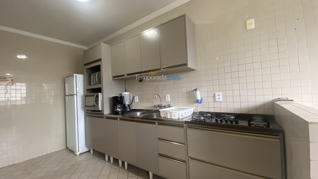 Apartamento para aluguel de temporada em Bombinhas (Canto Grande)
