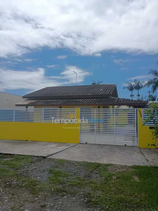 Casa para alquiler de vacaciones em Itapoá (Barra do Saí)