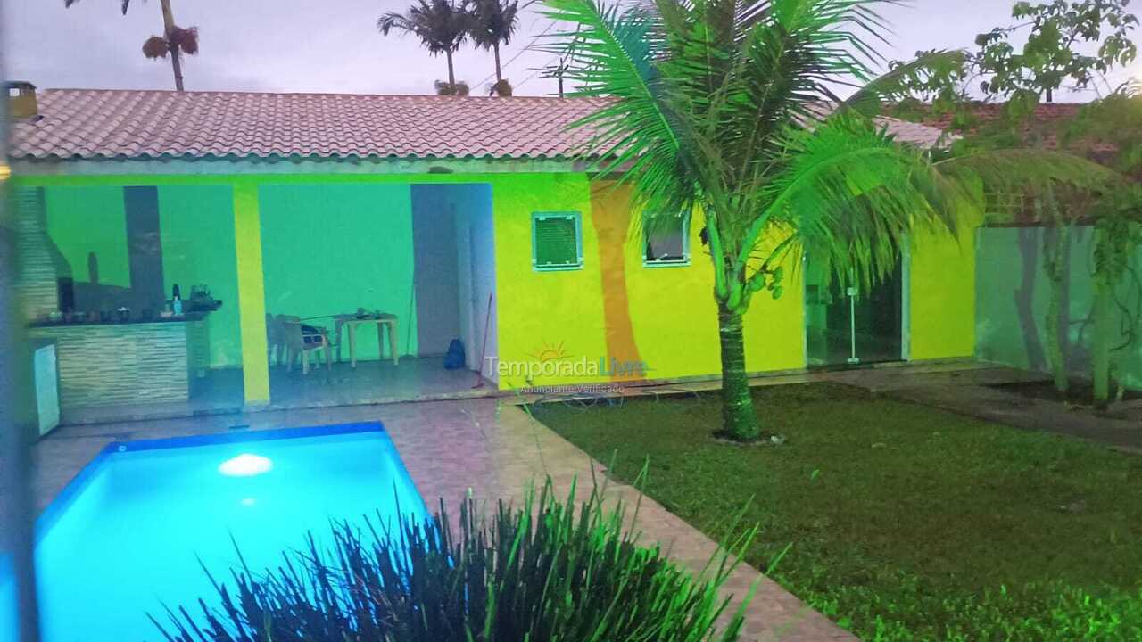 Casa para alquiler de vacaciones em Itapoá (Barra do Saí)