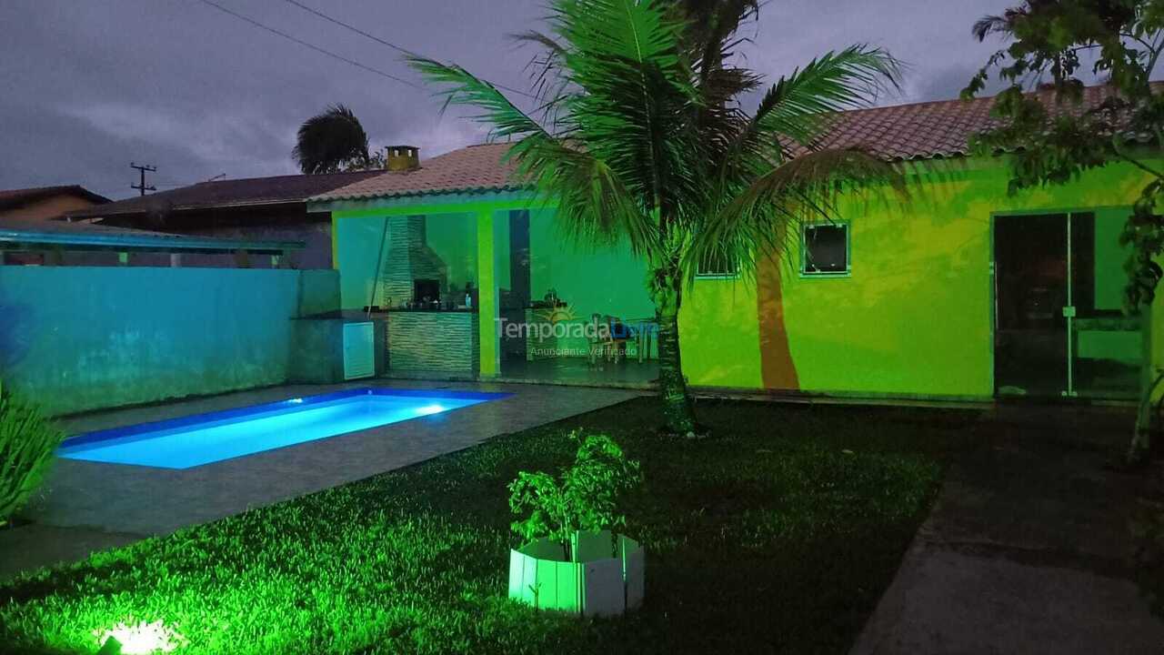 Casa para alquiler de vacaciones em Itapoá (Barra do Saí)