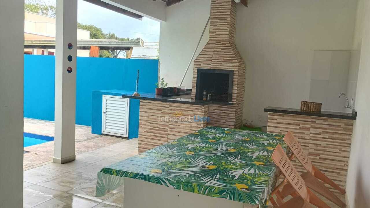 Casa para alquiler de vacaciones em Itapoá (Barra do Saí)