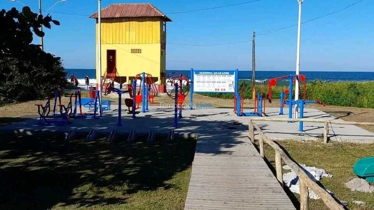 Casa para alquiler de vacaciones em Itapoá (Barra do Saí)