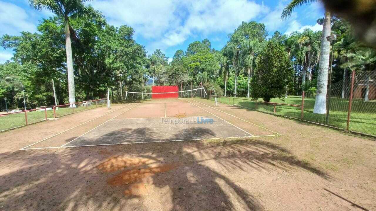 Granja para alquiler de vacaciones em Mogi das Cruzes (Vila Partenio)