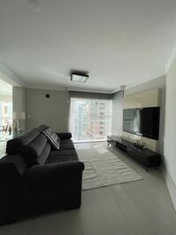 Spacious 3-bedroom apartment in Barra Sul.