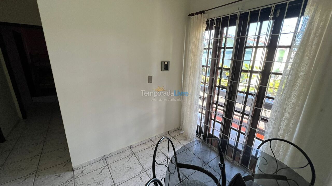 Casa para aluguel de temporada em São Francisco do Sul (Enseada)