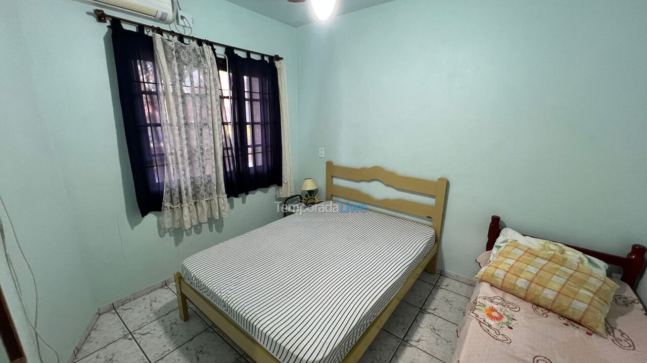 Casa para aluguel de temporada em São Francisco do Sul (Enseada)