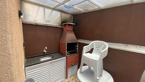 Casa con piscina muy cerca del mar.