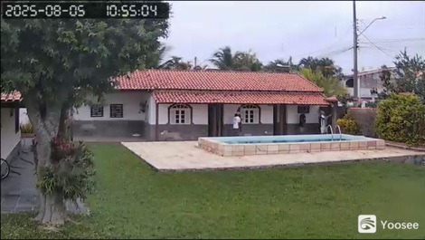 House with pool and gourmet area, 3 minutes from the beach in the center of Saguarema.