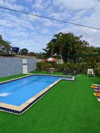 Deck amplo da piscina