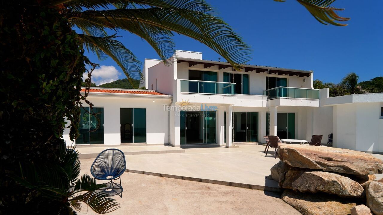 Casa para aluguel de temporada em Balneário Camboriú (Praia do Estaleirinho)