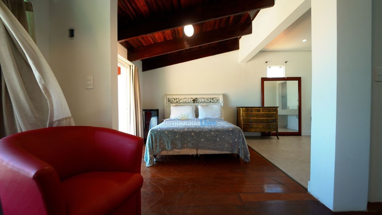 Casa para aluguel de temporada em Balneário Camboriú (Praia do Estaleirinho)