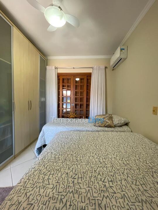 Casa para aluguel de temporada em Bombinhas (Canto Grande)