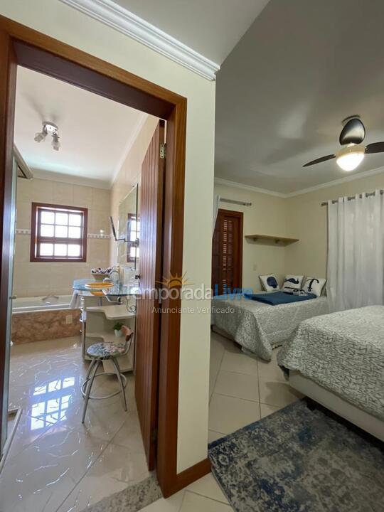 Casa para aluguel de temporada em Bombinhas (Canto Grande)