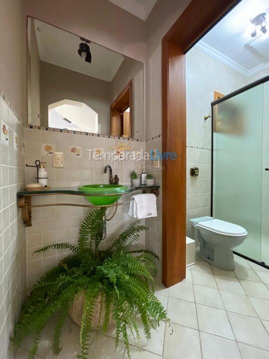 Casa para aluguel de temporada em Bombinhas (Canto Grande)