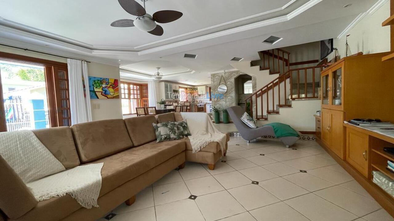 Casa para aluguel de temporada em Bombinhas (Canto Grande)