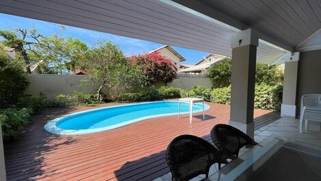 House with Pool in Canto Grande, Bombinhas