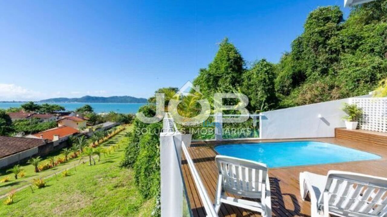 House for vacation rental in Bombinhas (Praia de Zimbros)