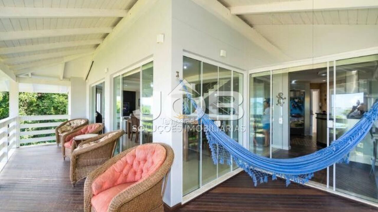 House for vacation rental in Bombinhas (Praia de Zimbros)