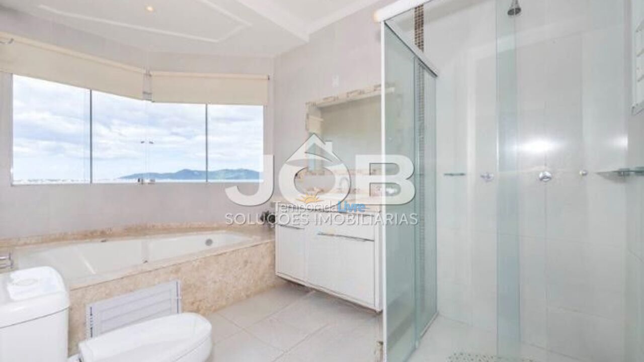 House for vacation rental in Bombinhas (Praia de Zimbros)