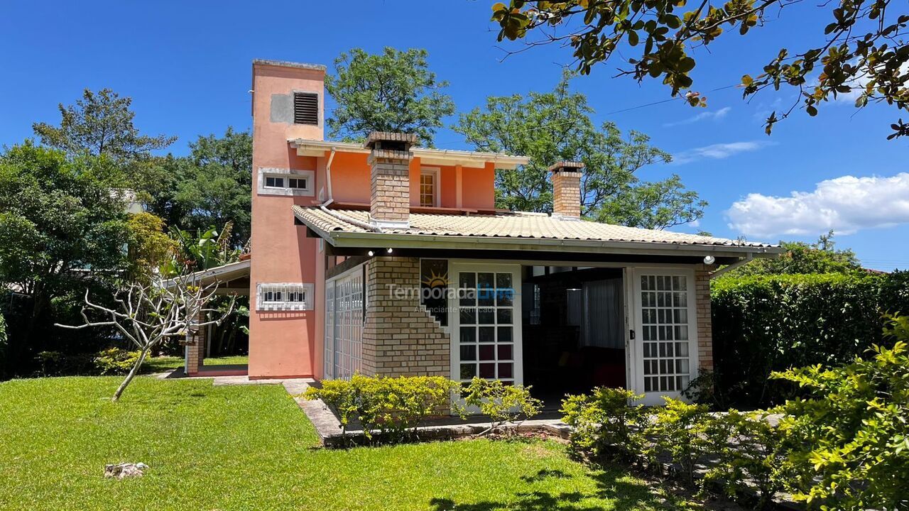 Casa para aluguel de temporada em Florianópolis (Cachoeira do Bom Jesus)