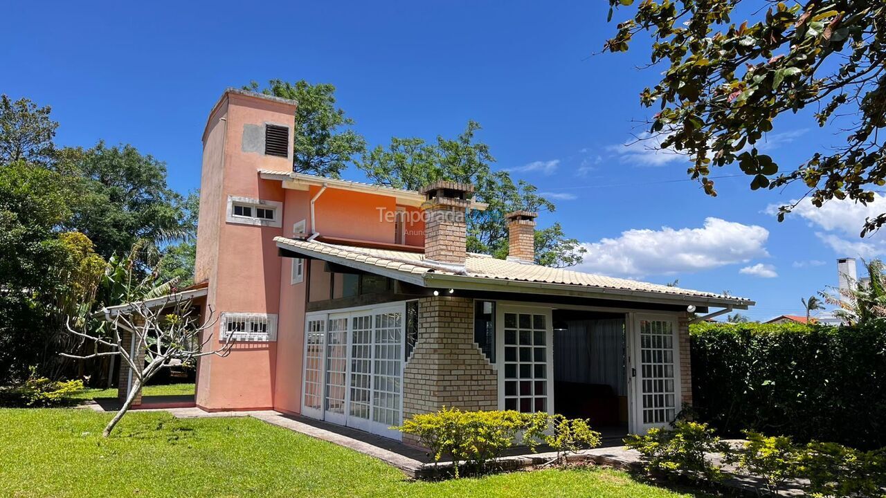 Casa para aluguel de temporada em Florianópolis (Cachoeira do Bom Jesus)