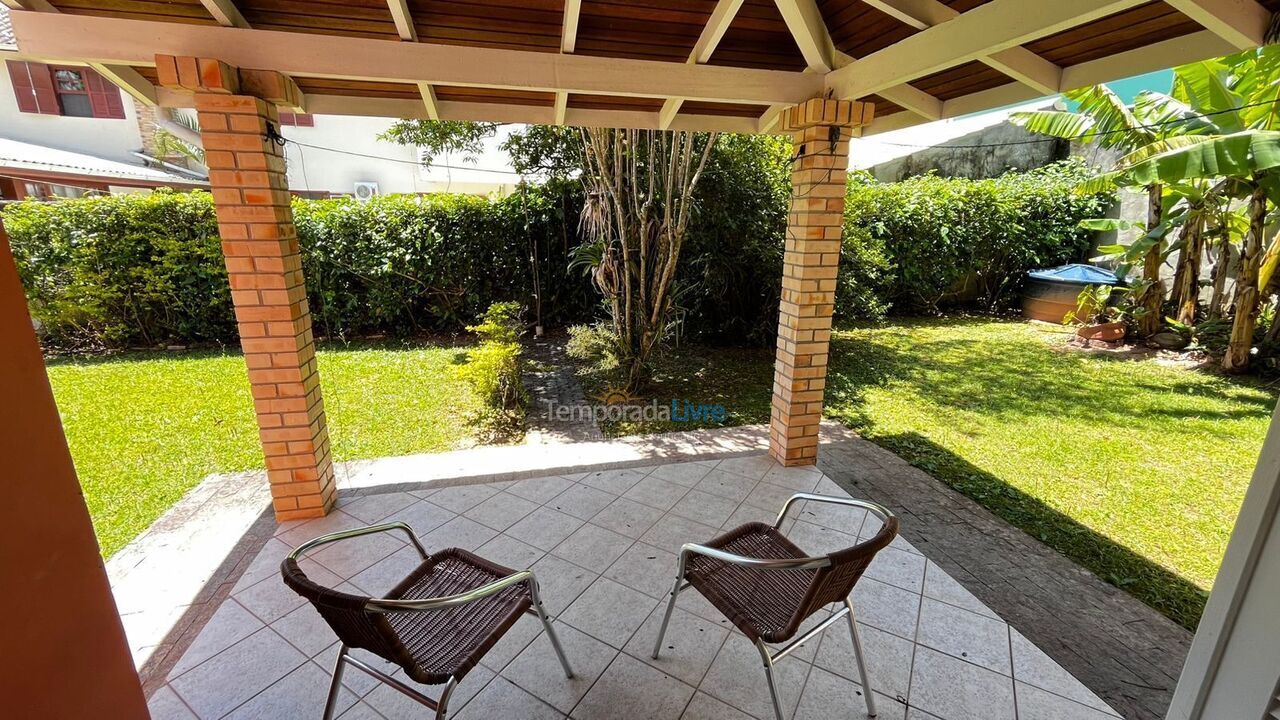 Casa para aluguel de temporada em Florianópolis (Cachoeira do Bom Jesus)