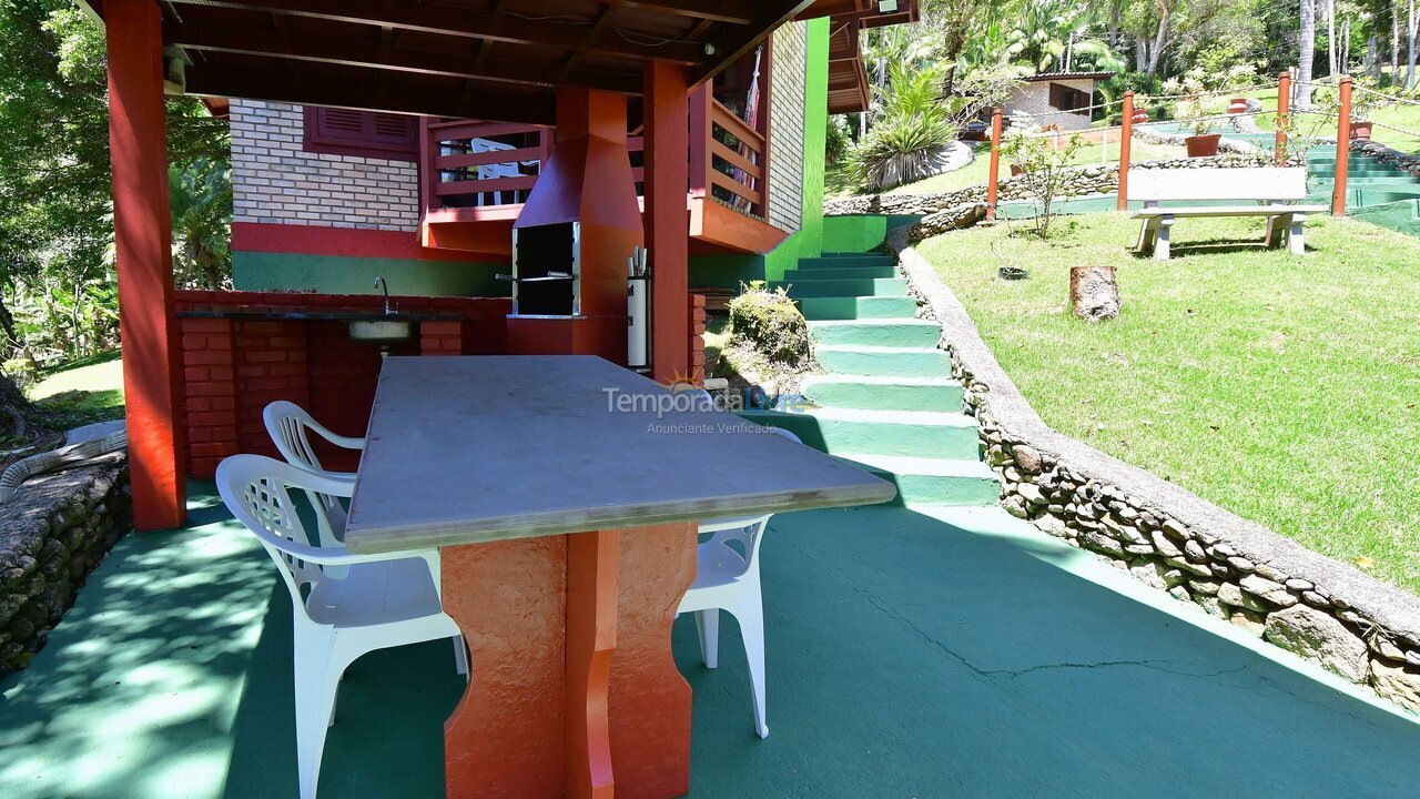 Casa para aluguel de temporada em Porto Belo (Araca)