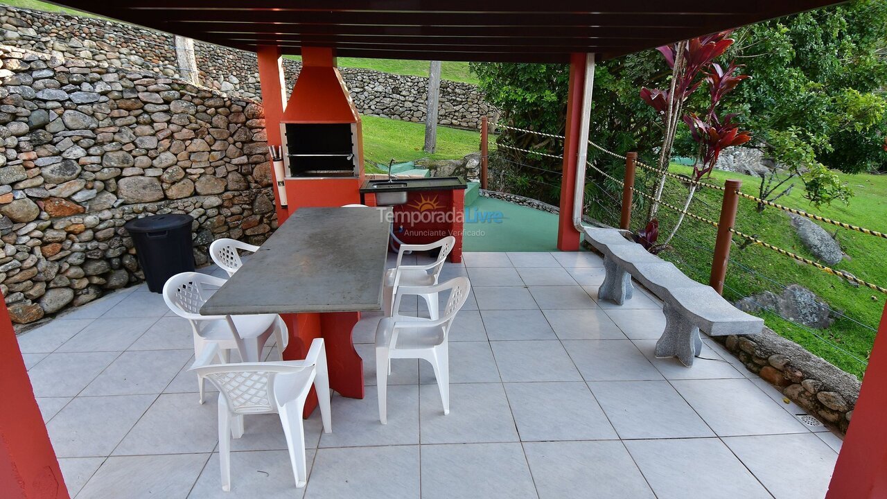 Casa para aluguel de temporada em Porto Belo (Araca)