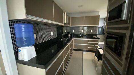 Mar de Netuno: 3 suítes //região central // churrasqueira // 3 vagas