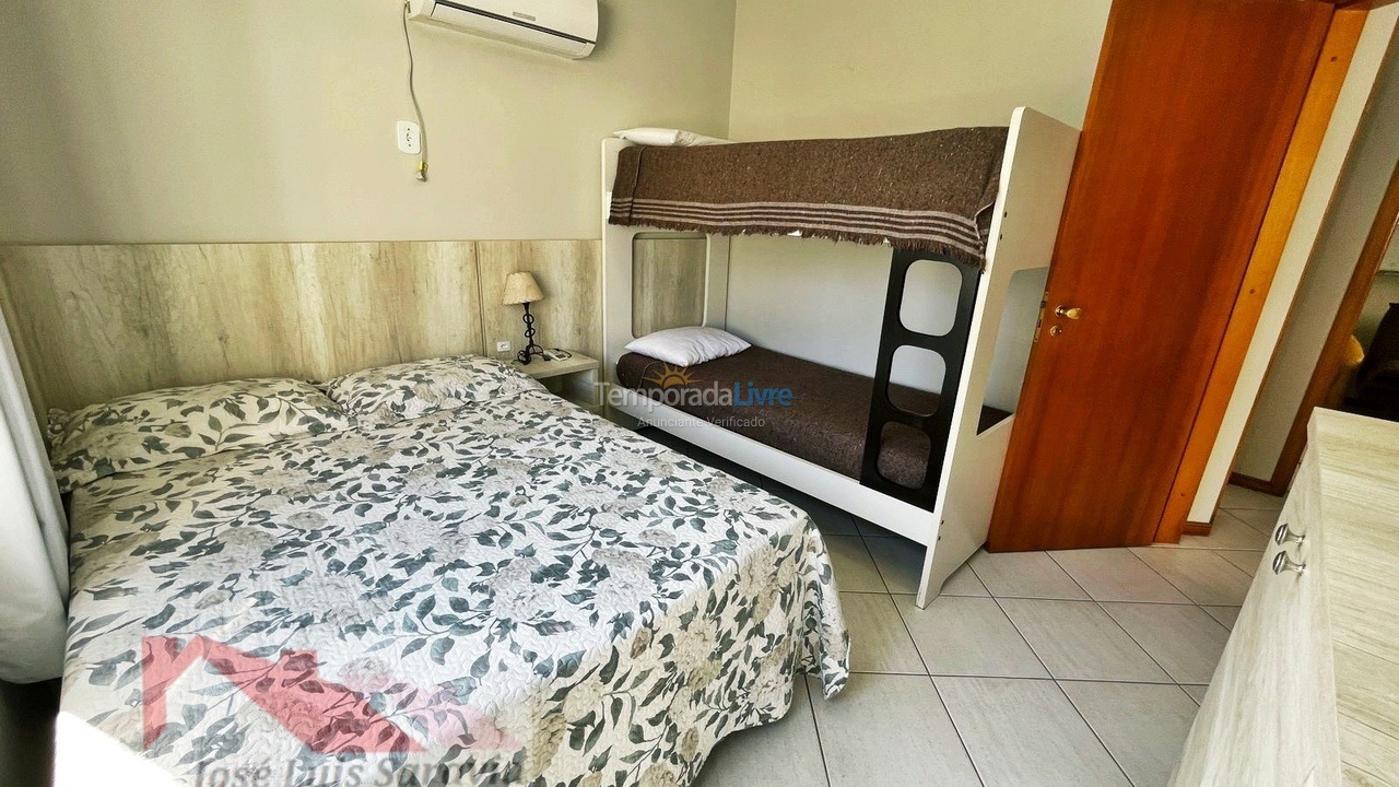 Apartamento para aluguel de temporada em Bombinhas (Praia de Bombas)