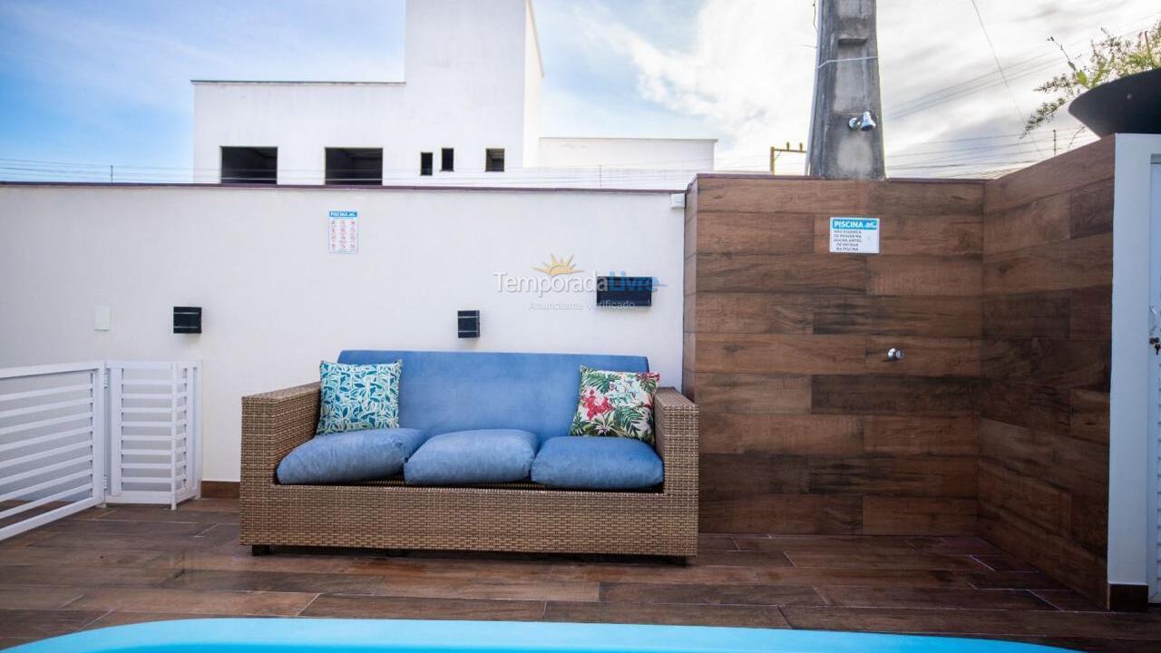 Casa para aluguel de temporada em Bombinhas (Praia de Zimbros)