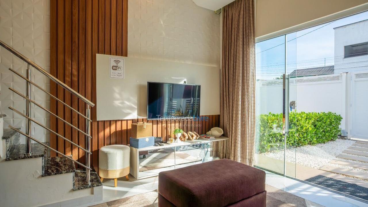 Casa para aluguel de temporada em Bombinhas (Praia de Zimbros)