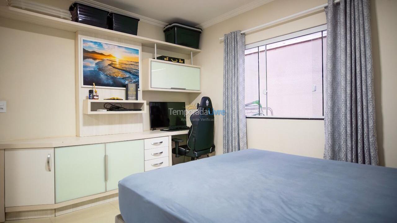 Casa para aluguel de temporada em Bombinhas (Praia de Zimbros)