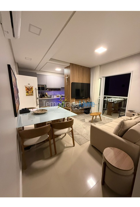 Apartamento para aluguel de temporada em Governador Celso Ramos (Praia de Palmas)