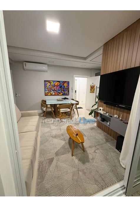 Apartamento para aluguel de temporada em Governador Celso Ramos (Praia de Palmas)