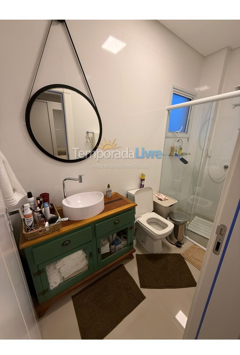 Apartamento para aluguel de temporada em Governador Celso Ramos (Praia de Palmas)