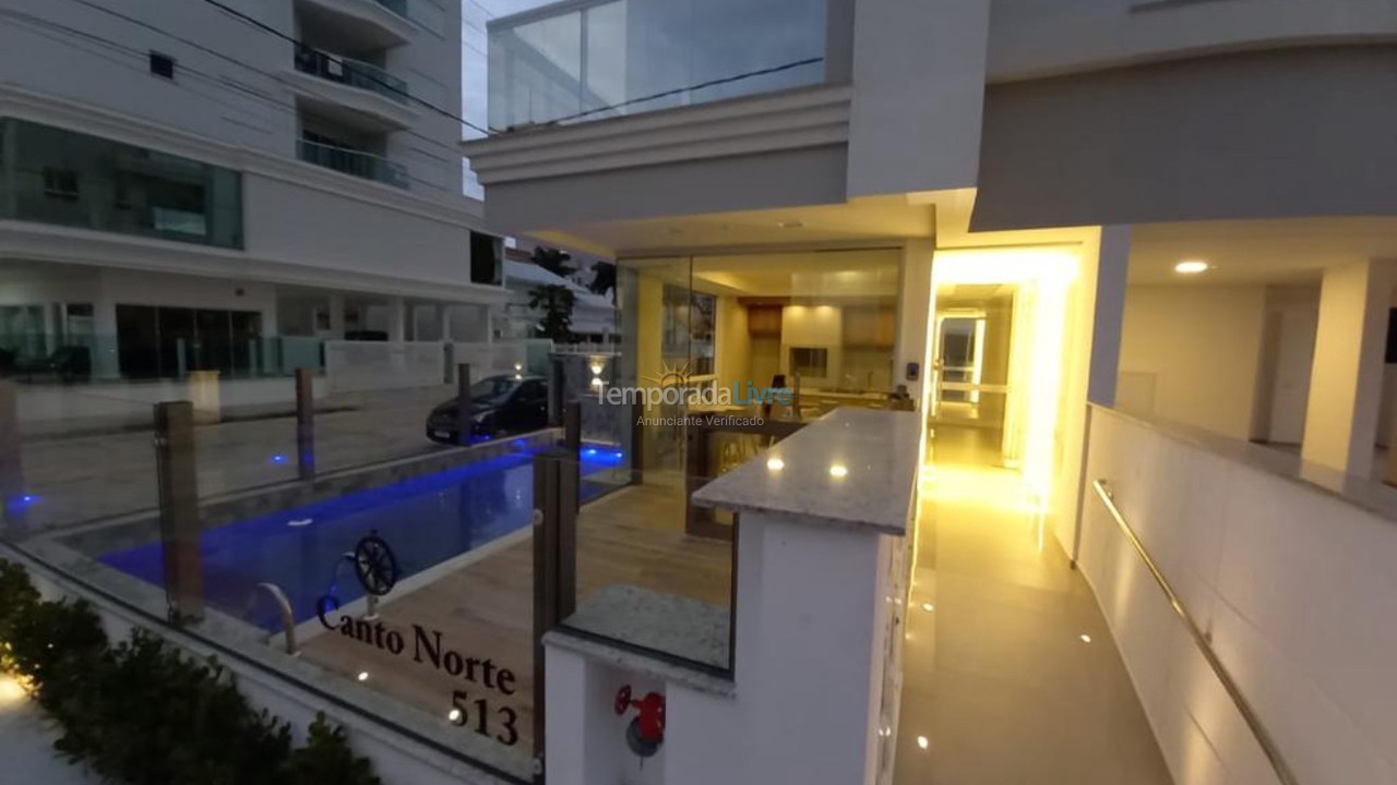 Apartamento para aluguel de temporada em Governador Celso Ramos (Praia de Palmas)