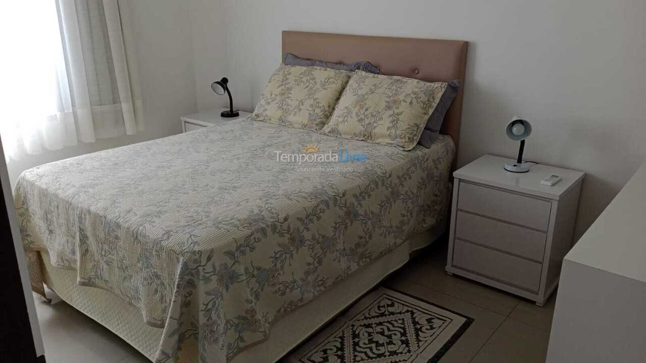 Apartamento para aluguel de temporada em Itapema (Meia Praia)