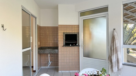 Spacious 3-bedroom apartment on Bombinhas Beach.