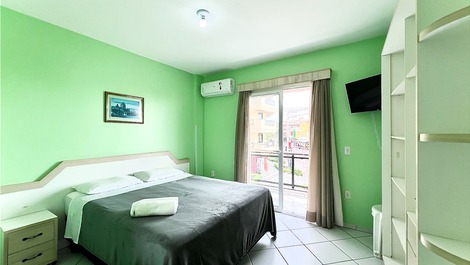 Apartamento de 1 dormitorio a pocos metros de la playa de Bombinhas.