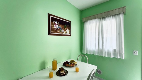 Apartamento de 1 dormitorio a pocos metros de la playa de Bombinhas.