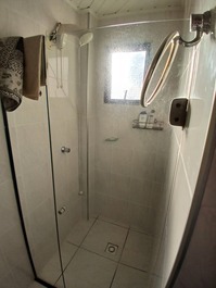 Cobertura lateral para o mar 4 quartos sendo 2 suítes