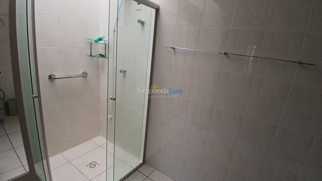 Apartamento para aluguel de temporada em Itapema (Meia Praia)